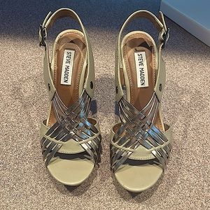 Vintage Steve Madden platform sandals. Like new.